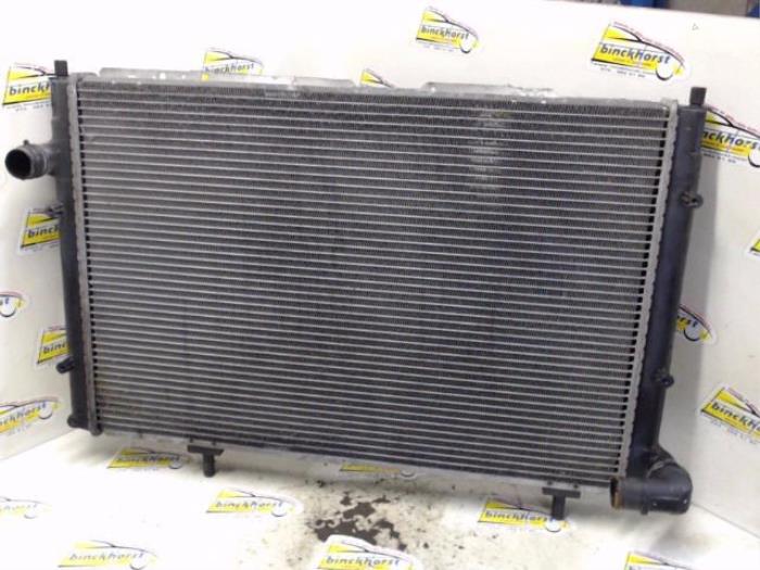 Gebruikte Radiateur Lancia Thesis (841) 3.0 V6 24V Prijs € 78,75 Margeregeling aangeboden door Binckhorst BV