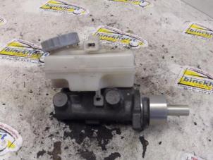 Gebruikte Hoofdremcilinder Opel Agila (A) 1.0 12V Twin Port Prijs € 26,25 Margeregeling aangeboden door Binckhorst BV