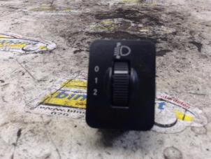 Gebruikte Schakelaar Koplamp Ihv Chrysler Voyager/Grand Voyager (RT) 3.8 V6 Grand Voyager Prijs € 26,25 Margeregeling aangeboden door Binckhorst BV