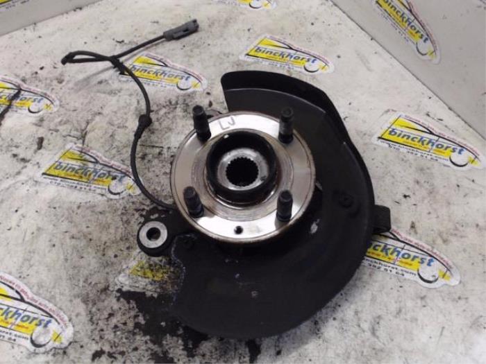 Fusee links-voor Opel Karl