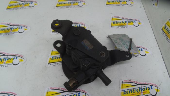 Gebruikte Stuurpomp Nissan Almera (N15) 2.0 GX Diesel Prijs € 42,00 Margeregeling aangeboden door Binckhorst BV