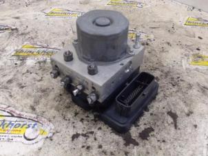 Gebruikte ABS Pomp Renault Twingo III (AH) 1.0 SCe 70 12V Prijs € 131,25 Margeregeling aangeboden door Binckhorst BV