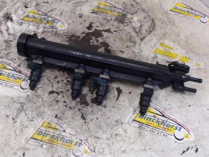 Gebruikte Galerij (Injectie) Volkswagen Golf IV (1J1) 1.6 Prijs € 52,50 Margeregeling aangeboden door Binckhorst BV
