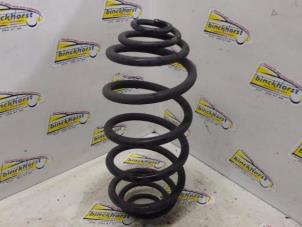 Gebruikte Schroefveer achter Renault Kangoo Express (FW) 1.5 dCi 70 Prijs € 21,00 Margeregeling aangeboden door Binckhorst BV