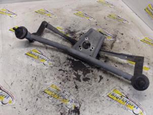 Gebruikte Ruitenwis Mechaniek Peugeot 206+ (2L/M) 1.1 XR,XS Prijs € 26,25 Margeregeling aangeboden door Binckhorst BV