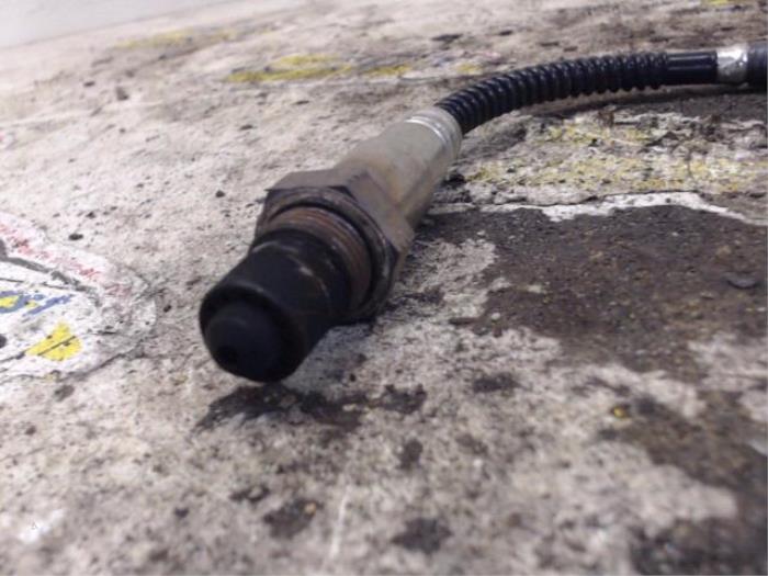 Lambda Sonde van een Renault Clio IV (5R) 0.9 Energy TCE 90 12V 2015