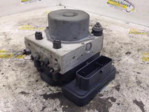 Gebruikte ABS Pomp Renault Clio IV (5R) 0.9 Energy TCE 90 12V Prijs € 105,00 Margeregeling aangeboden door Binckhorst BV