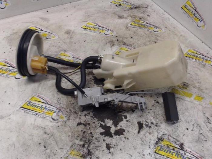 Gebruikte Tank element Pomp Nissan Micra (K11) 1.0 L,LX 16V Prijs € 36,75 Margeregeling aangeboden door Binckhorst BV