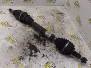 Gebruikte Aandrijfas links-voor Renault Laguna II (BG) 2.0 16V Prijs € 36,75 Margeregeling aangeboden door Binckhorst BV