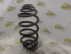 Gebruikte Schroefveer achter Renault Kangoo Express (FW) 1.5 dCi 70 Prijs € 21,00 Margeregeling aangeboden door Binckhorst BV