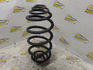 Gebruikte Schroefveer achter Renault Kangoo Express (FW) 1.5 dCi 70 Prijs € 21,00 Margeregeling aangeboden door Binckhorst BV