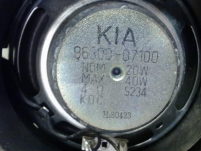 Luidspreker van een Kia Picanto (BA) 1.0 12V 2008