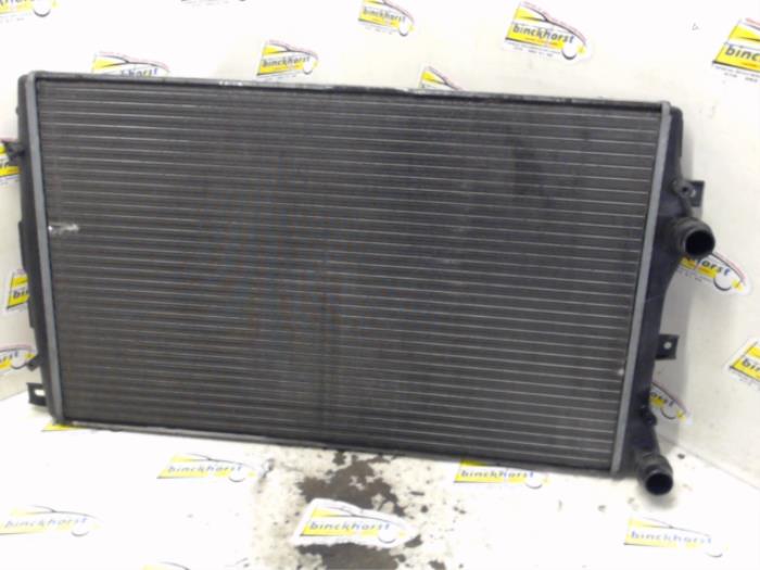 Gebruikte Radiateur Volkswagen Touran (1T1/T2) 1.9 TDI 105 Euro 3 Prijs € 42,00 Margeregeling aangeboden door Binckhorst BV