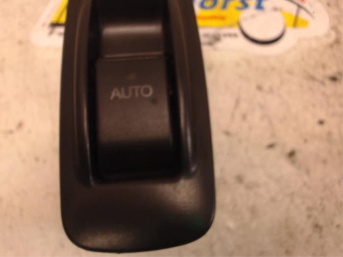 Elektrisch Raam Schakelaar van een Toyota Corolla (E12) 1.4 D-4D 16V 2006