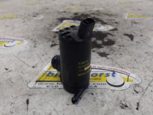 Gebruikte Ruitensproeierpomp achter Chevrolet Spark 1.0 16V Bifuel Prijs € 10,50 Margeregeling aangeboden door Binckhorst BV