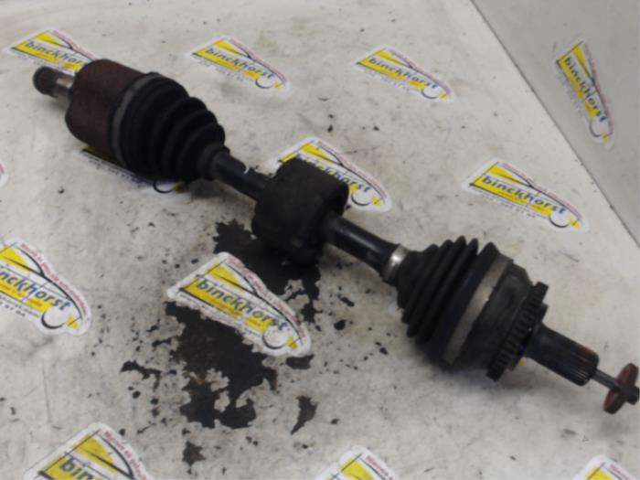 Gebruikte Aandrijfas links-voor Volvo S80 (TR/TS) 2.4 20V 170 Prijs € 52,50 Margeregeling aangeboden door Binckhorst BV