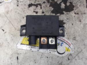 Gebruikte Gloeirelais Mercedes E (W211) 3.0 E-280 V6 24V Prijs € 26,25 Margeregeling aangeboden door Binckhorst BV