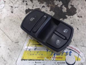 Gebruikte Elektrisch Raam Schakelaar Opel Corsa D 1.4 16V Twinport Prijs € 19,95 Margeregeling aangeboden door Binckhorst BV