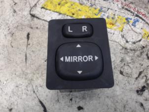 Gebruikte Spiegel Schakelaar Toyota Yaris III (P13) 1.33 16V Dual VVT-I Prijs € 10,50 Margeregeling aangeboden door Binckhorst BV