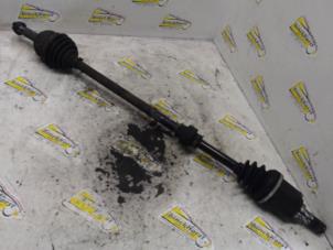 Gebruikte Steekas rechts-voor Nissan Micra (K12) 1.2 16V Prijs € 36,75 Margeregeling aangeboden door Binckhorst BV