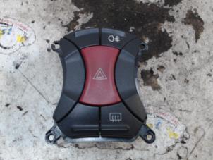 Gebruikte Paniekverlichtings Schakelaar Fiat Doblo Cargo (223) 1.3 D 16V Multijet DPF Prijs € 19,95 Margeregeling aangeboden door Binckhorst BV