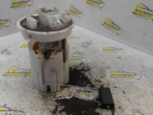 Gebruikte Tank element Pomp Ford Fiesta 6 (JA8) 1.0 Ti-VCT 12V 65 Prijs € 47,25 Margeregeling aangeboden door Binckhorst BV