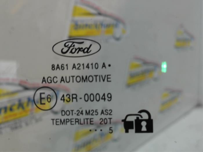 Deurruit 4Deurs rechts-voor van een Ford Fiesta 6 (JA8) 1.0 Ti-VCT 12V 65 2015