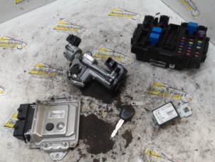 Gebruikte Contactslot + computer Suzuki Alto 1.0 12V Prijs € 131,25 Margeregeling aangeboden door Binckhorst BV