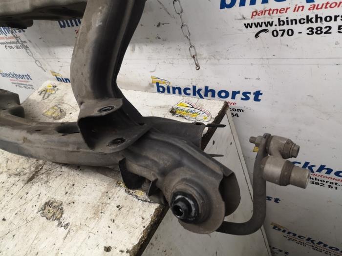 Subframe van een Mercedes-Benz A (W176) 1.6 A-180 16V 2014