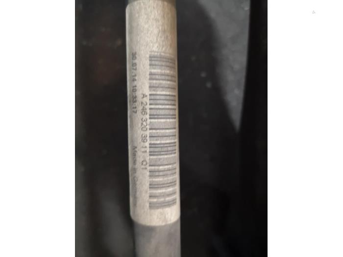 Subframe van een Mercedes-Benz A (W176) 1.6 A-180 16V 2014