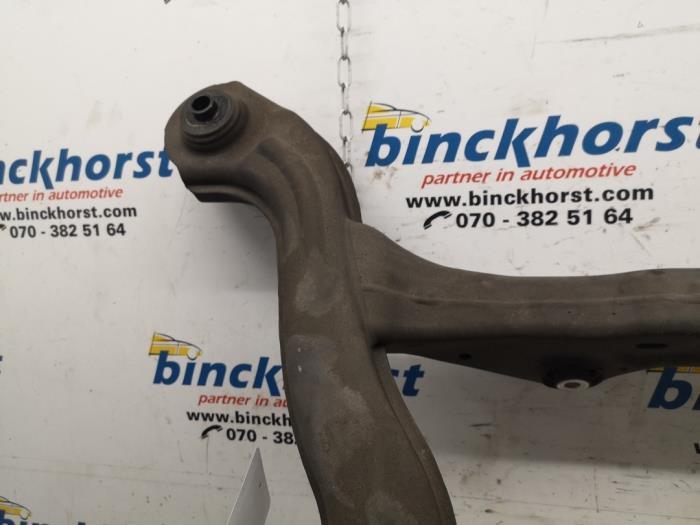 Subframe van een Mercedes-Benz A (W176) 1.6 A-180 16V 2014