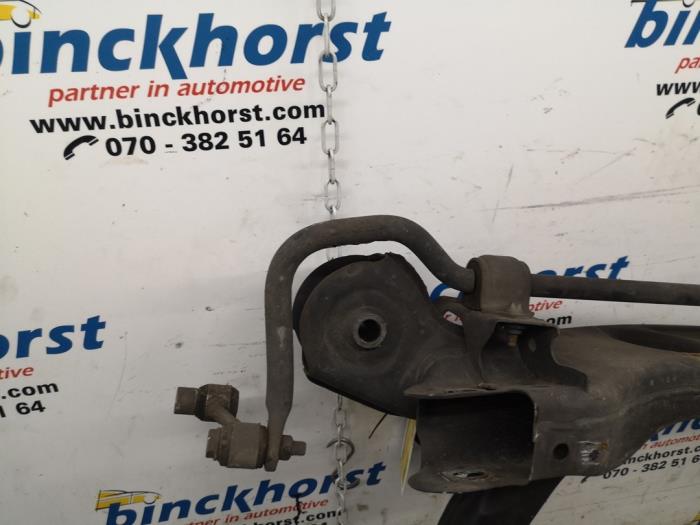 Subframe van een Mercedes-Benz A (W176) 1.6 A-180 16V 2014