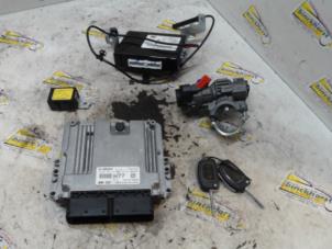 Gebruikte Contactslot + computer Hyundai i40 CW (VFC) 1.7 CRDi 16V Prijs € 210,00 Margeregeling aangeboden door Binckhorst BV