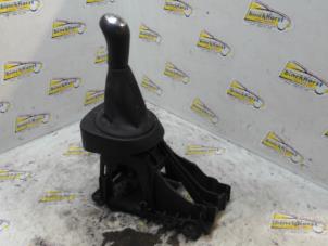 Gebruikte Versnellingspook Smart Forfour (453) 1.0 12V Prijs € 52,50 Margeregeling aangeboden door Binckhorst BV