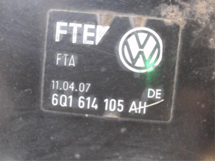 Rembekrachtiger van een Skoda Roomster (5J) 1.4 16V 2007