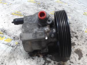 Pomp Servo van een Renault Laguna II Grandtour (KG) 1.8 16V 2003