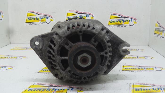 Gebruikte Dynamo Peugeot 405 II Break (4E) 1.6 GRi,SRi Prijs € 42,00 Margeregeling aangeboden door Binckhorst BV