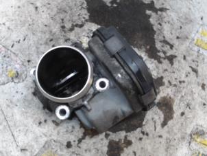 Gebruikte Gasklephuis Citroen C4 Cactus (0B/0P) 1.6 e-Hdi 92 Prijs € 31,50 Margeregeling aangeboden door Binckhorst BV