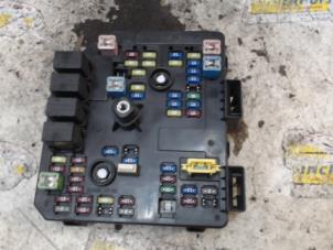 Gebruikte Zekeringkast Chevrolet Captiva (C140) 2.2 D 16V 4x4 Prijs € 105,00 Margeregeling aangeboden door Binckhorst BV