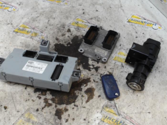 Gebruikte Kontaktslot + computer Fiat Stilo (192A/B) 1.4 16V Prijs € 105,00 Margeregeling aangeboden door Binckhorst BV