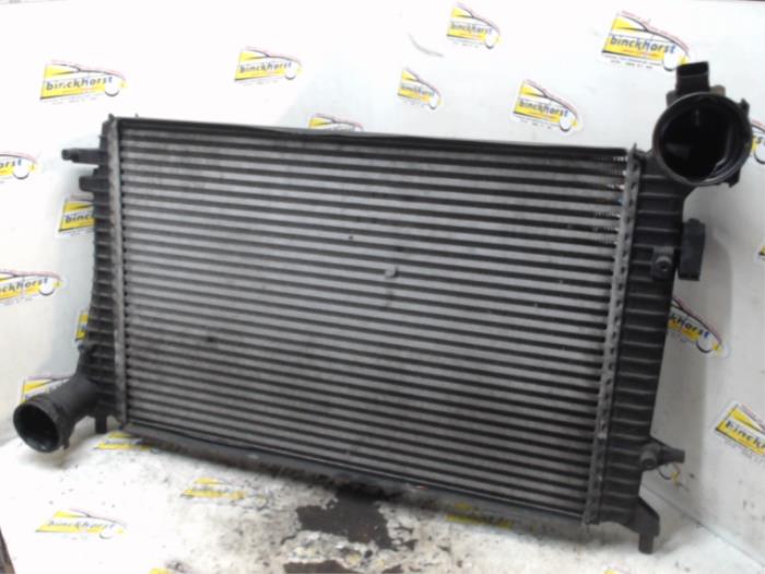 Gebruikte Intercooler Volkswagen Passat Variant (3C5) 1.9 TDI Prijs € 52,50 Margeregeling aangeboden door Binckhorst BV