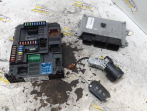 Gebruikte Kontaktslot + computer Peugeot 208 I (CA/CC/CK/CL) 1.2 Vti 12V PureTech 82 Prijs € 177,45 Margeregeling aangeboden door Binckhorst BV