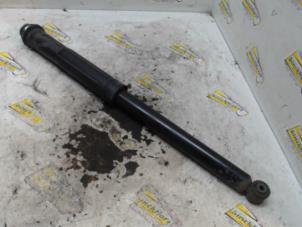 Gebruikte Schokdemper rechts-achter Toyota Yaris II (P9) 1.33 16V Dual VVT-I Prijs € 21,00 Margeregeling aangeboden door Binckhorst BV