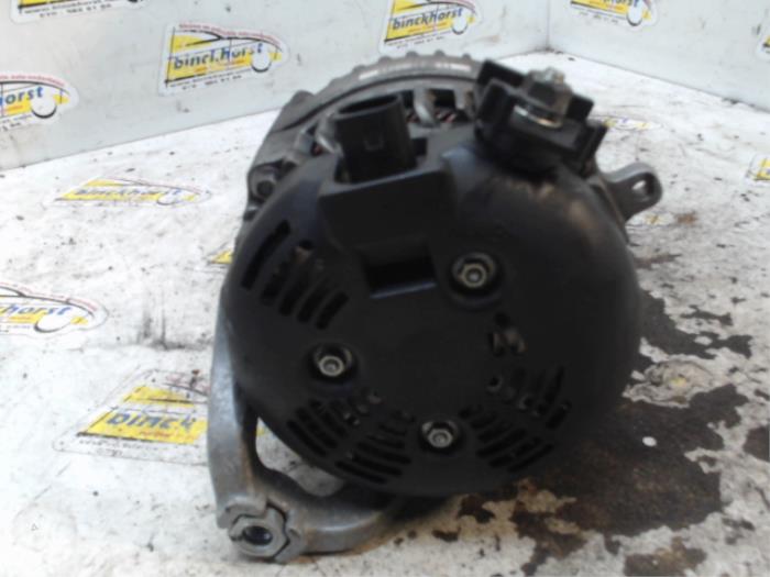 Dynamo van een BMW X1 (E84) sDrive 20i 2.0 16V Twin Power Turbo 2014