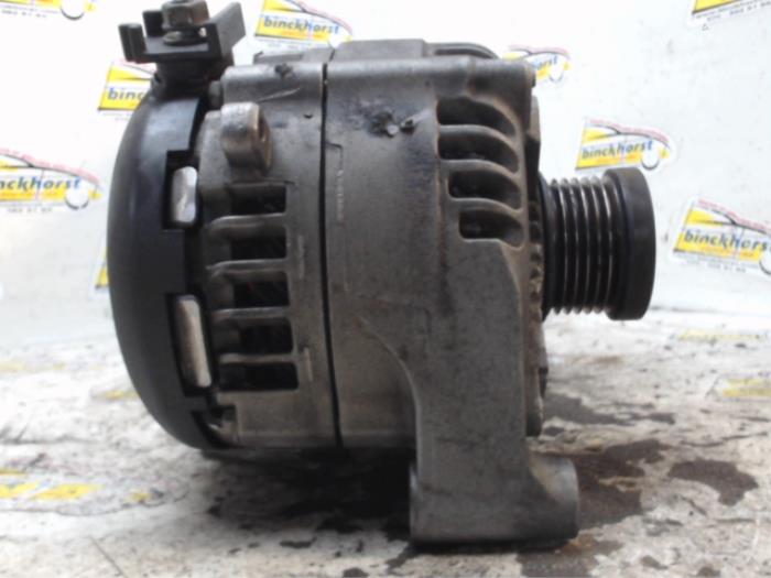 Dynamo van een BMW X1 (E84) sDrive 20i 2.0 16V Twin Power Turbo 2014