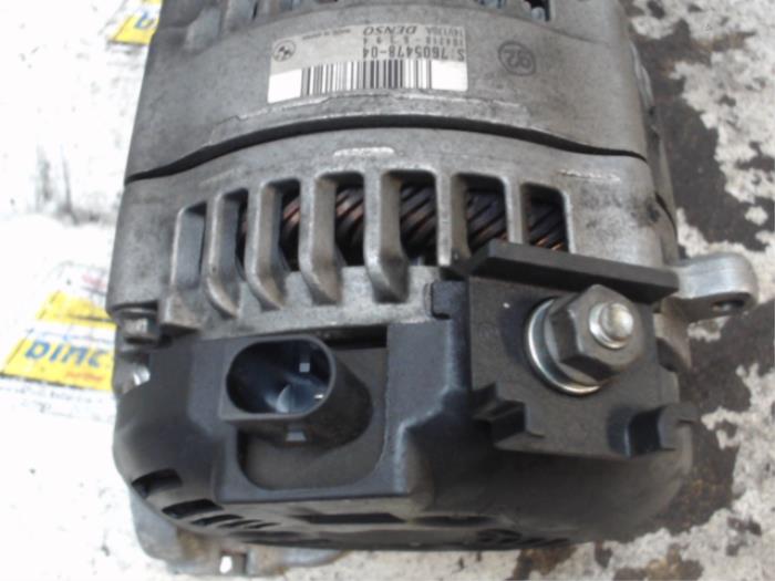 Dynamo van een BMW X1 (E84) sDrive 20i 2.0 16V Twin Power Turbo 2014