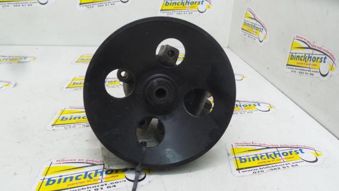 Pomp Servo van een Daewoo Nubira Wagon (J100) 2.0 16V 1998