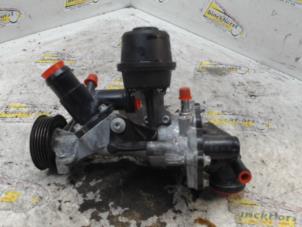 Gebruikte Extra waterpomp Mercedes A (W176) 1.6 A-180 16V Prijs € 99,75 Margeregeling aangeboden door Binckhorst BV