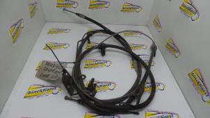 Gebruikte Handrem Kabel Peugeot 407 (6C/J) 2.2 16V Prijs € 31,50 Margeregeling aangeboden door Binckhorst BV