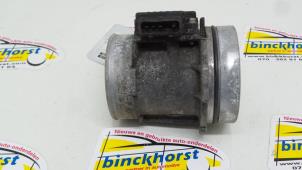 Gebruikte Luchthoeveelheidsmeter Ford Mondeo I 2.0i 16V (U9) Prijs € 26,25 Margeregeling aangeboden door Binckhorst BV